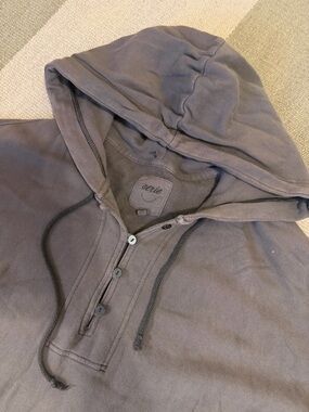 aerie Hooded Henley Pullover in Faded Taupe